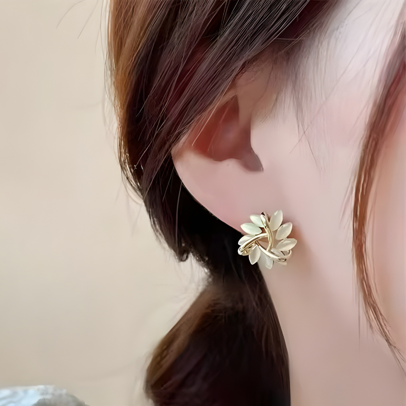 Blossom Petal Stud Earrings – Evelyne