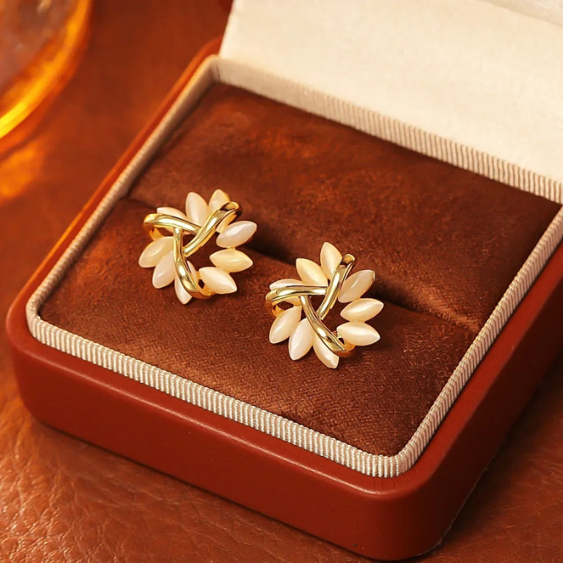 Blossom Petal Stud Earrings – Evelyne