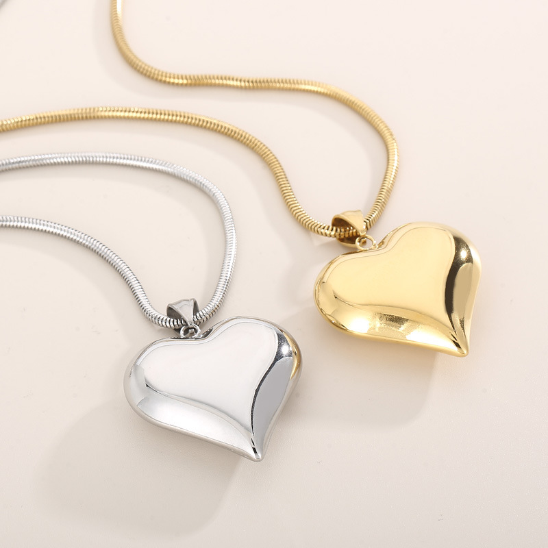 Large heart - Romantic love necklace