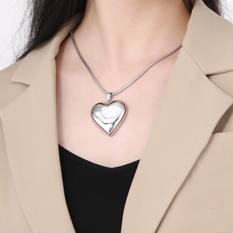 Large heart - Romantic love necklace