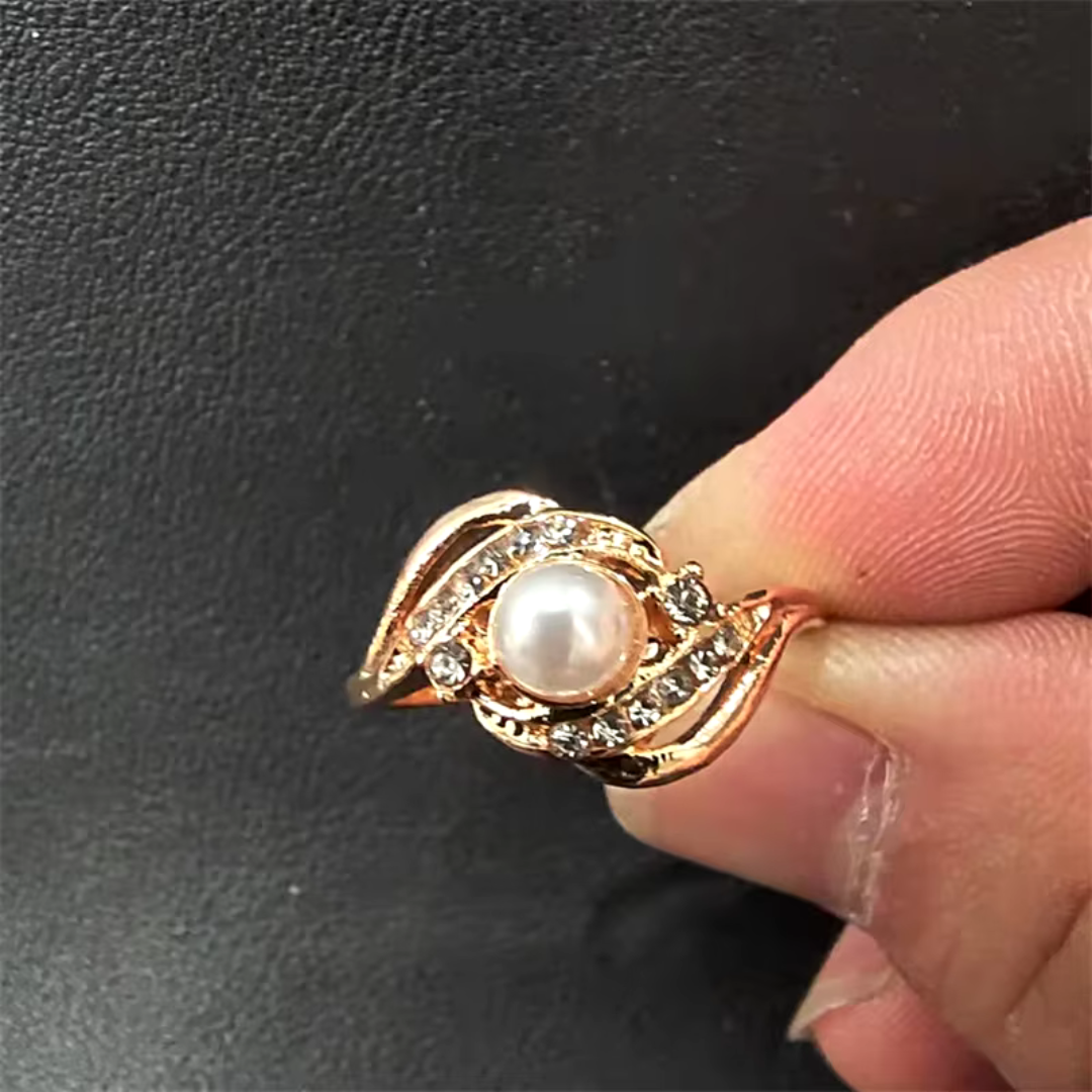 Lustrous and Brilliant Gold Ring | Gold