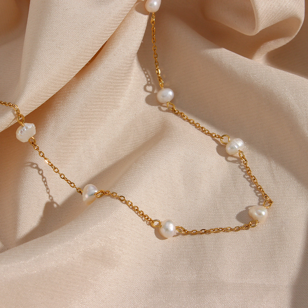 Gold pearl necklace - everyday necklace