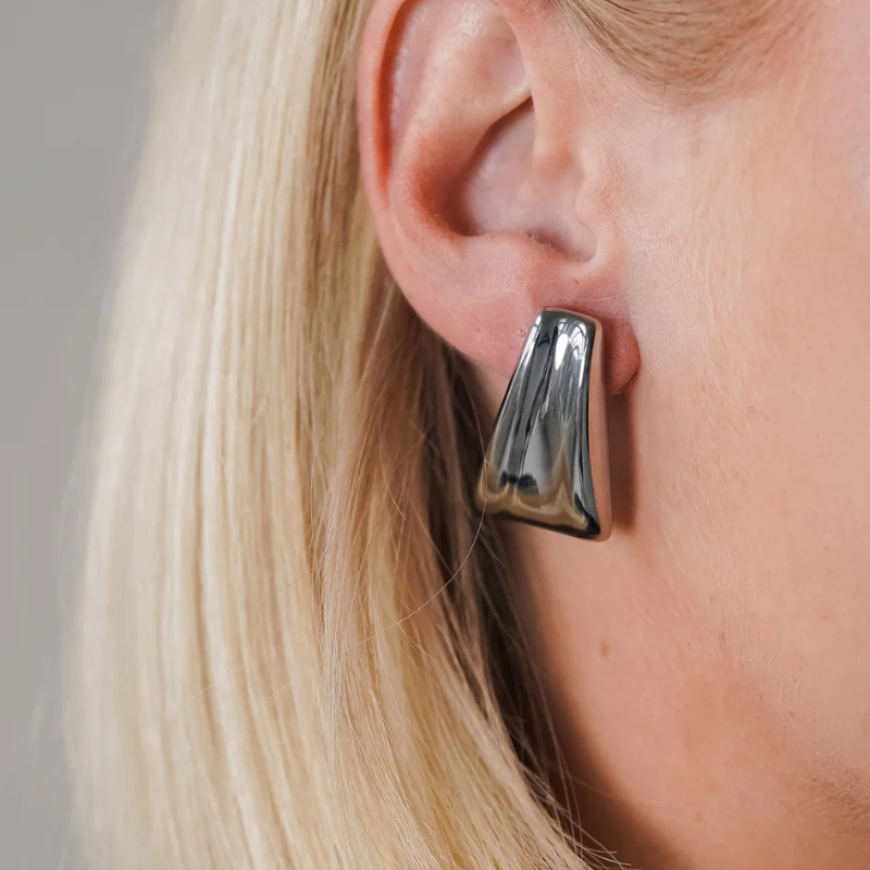Elegant Gold Earrings Set - Mira