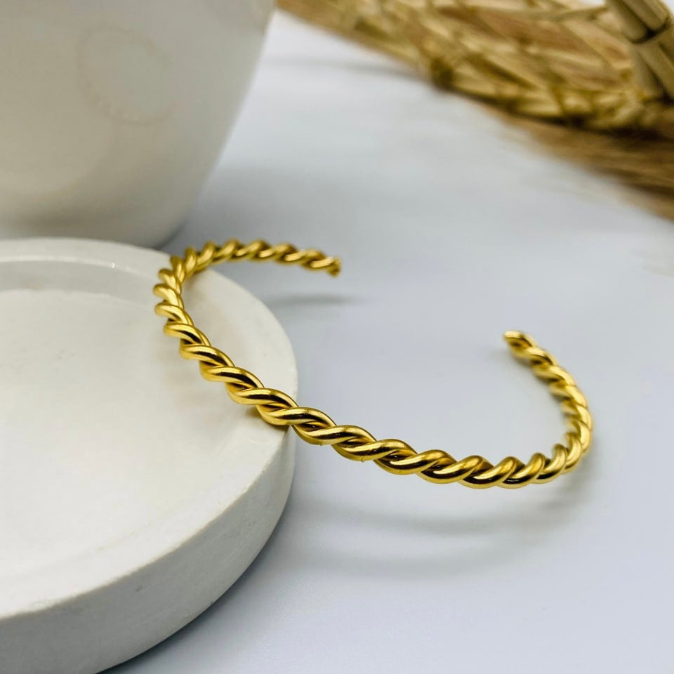 Twisted Golden Bracelet