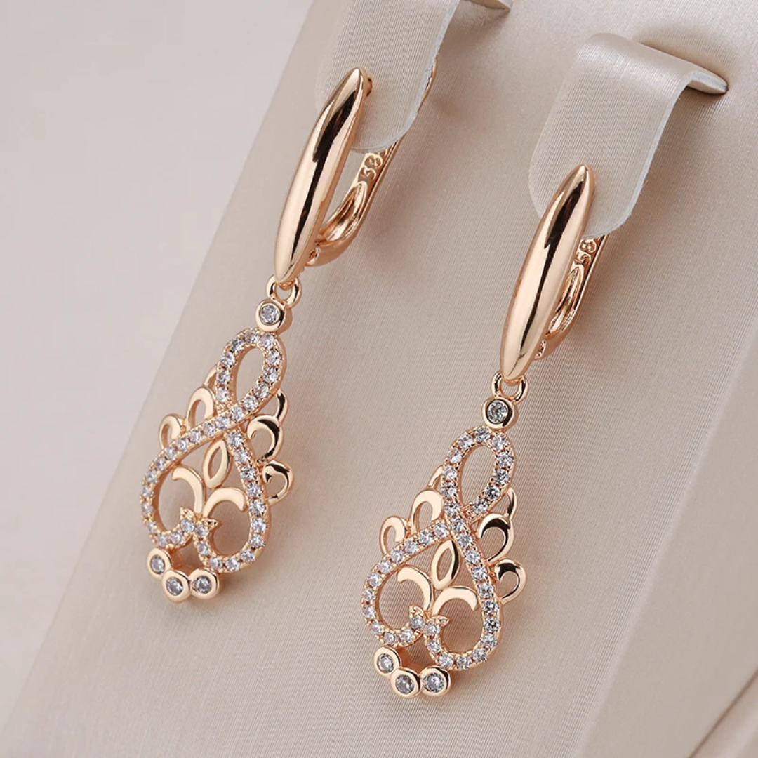 Elegant Elf Earrings with Zirconia in Gold | Luna