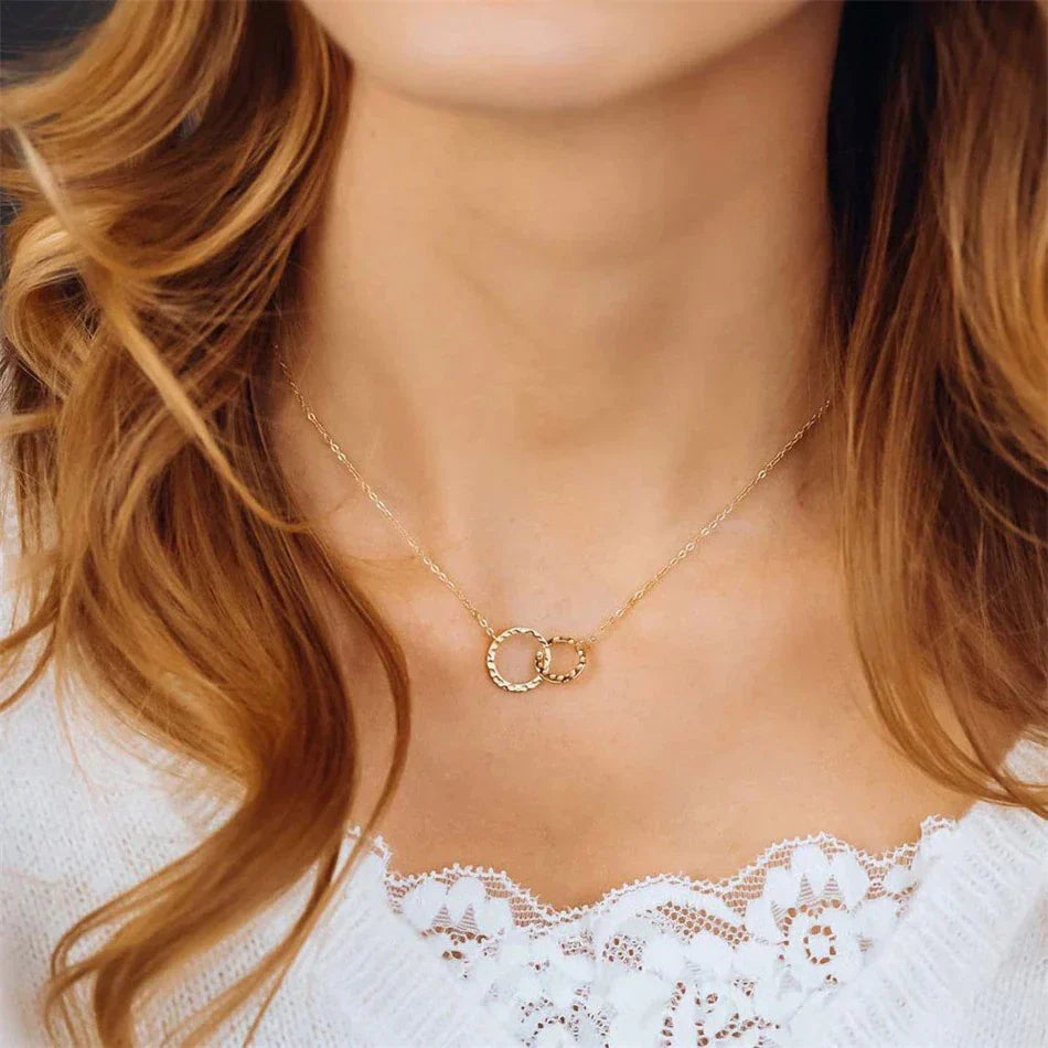 Isabelle - Gold tyre chain