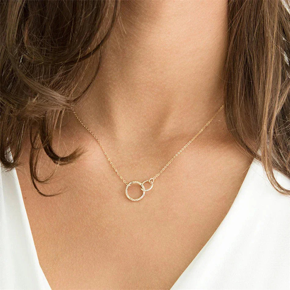 Isabelle - Gold tyre chain