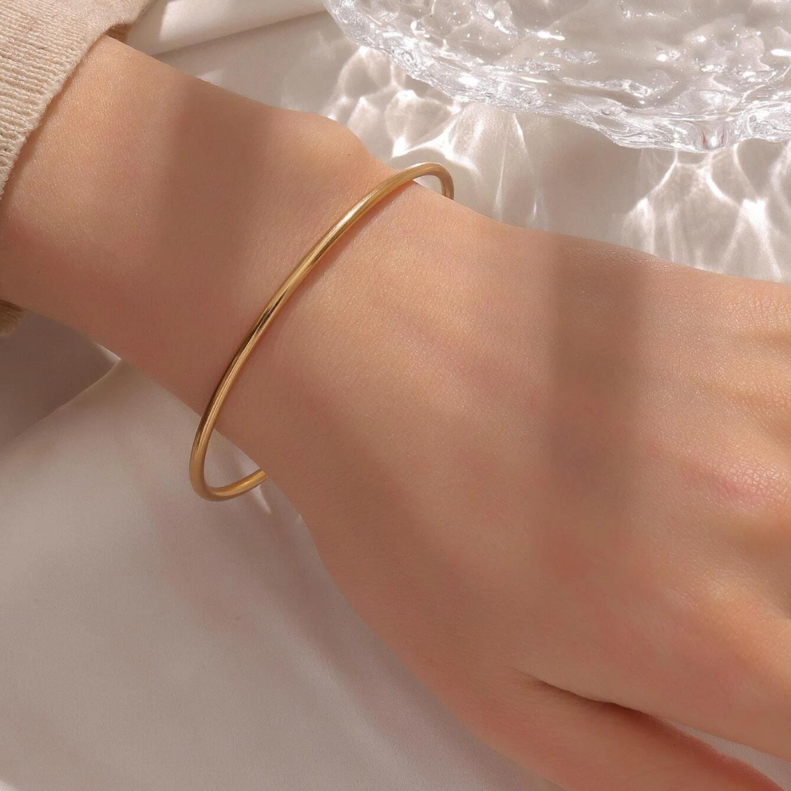 Classic bangle - slide-on gold bracelet