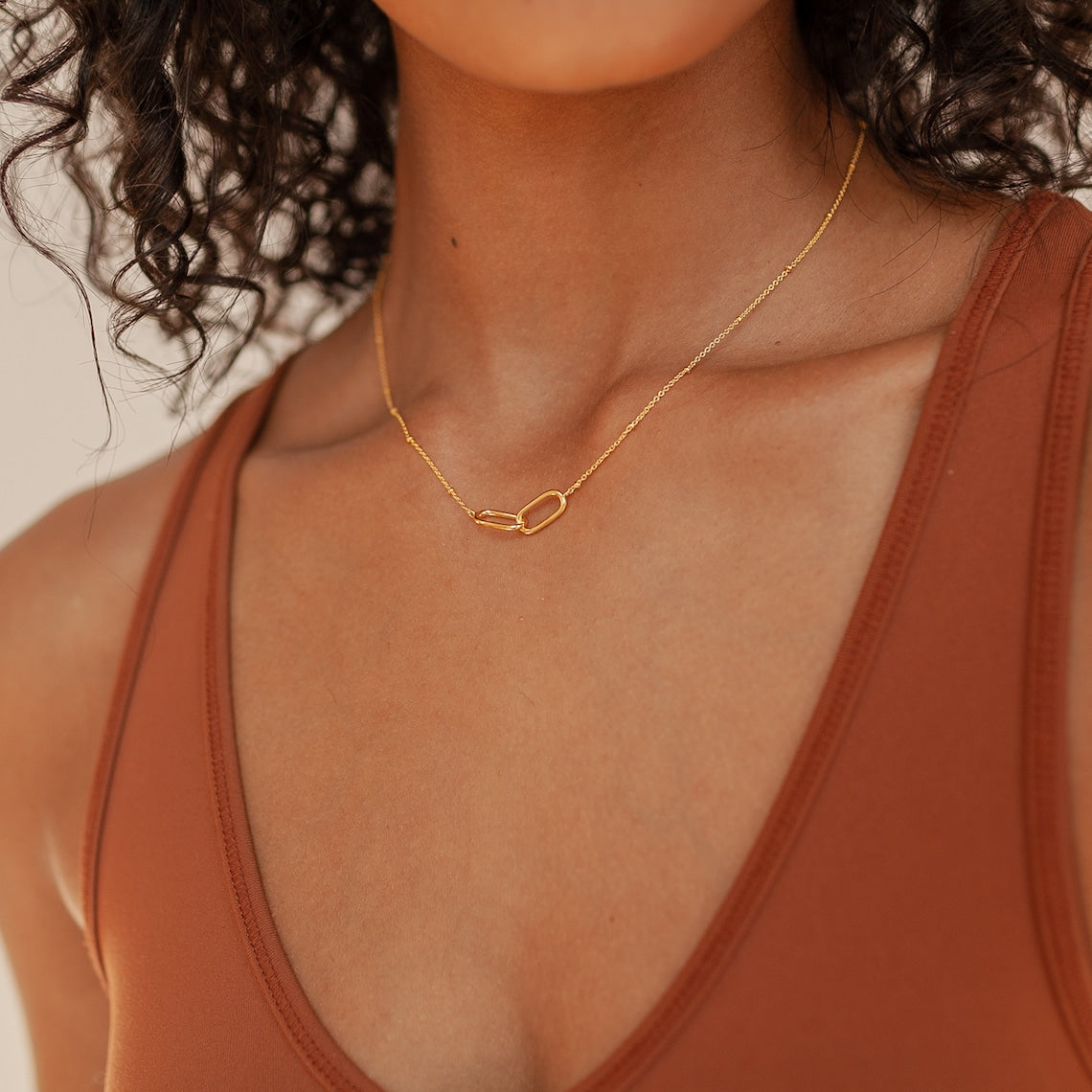 Linked pendant necklace - Connection necklace