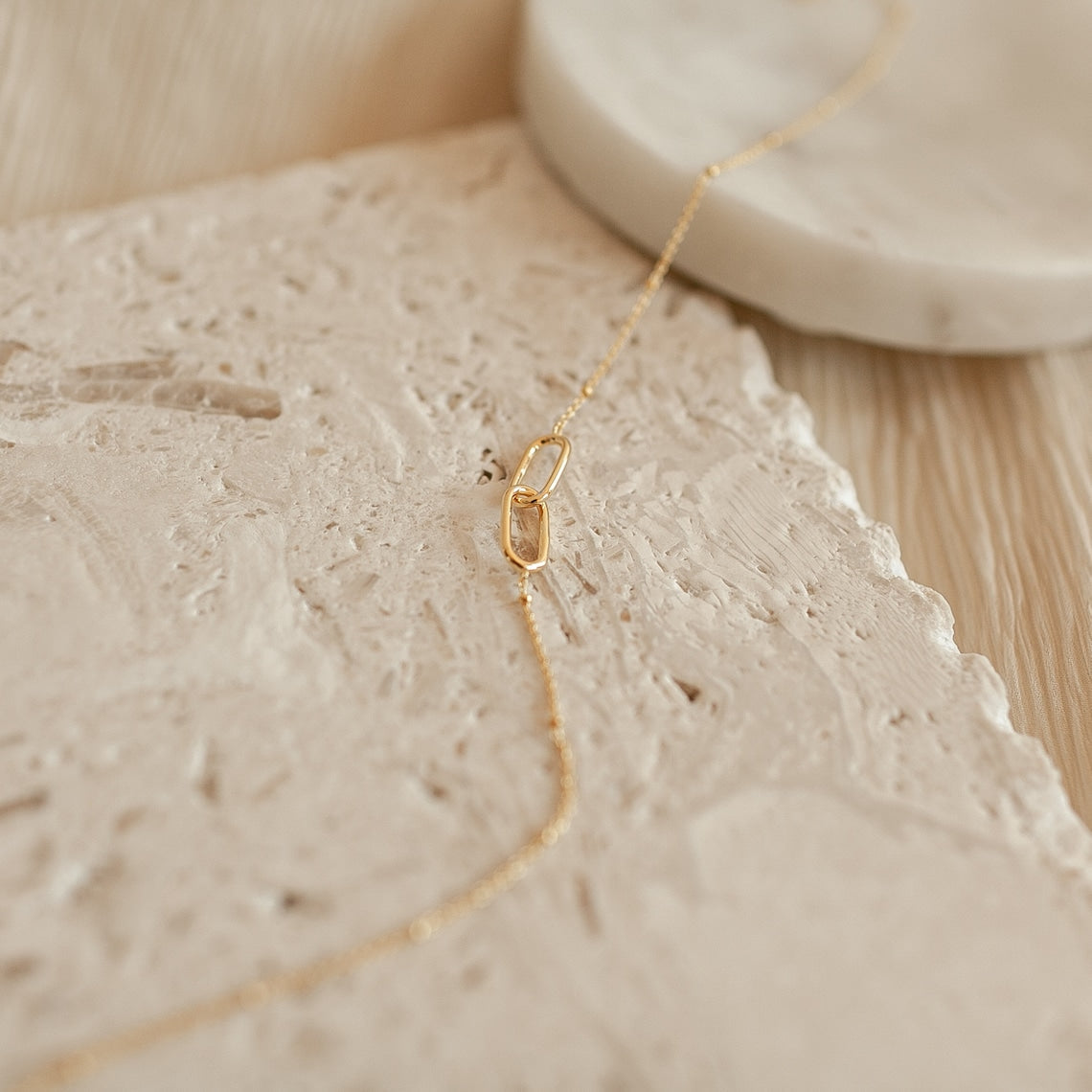 Linked pendant necklace - Connection necklace