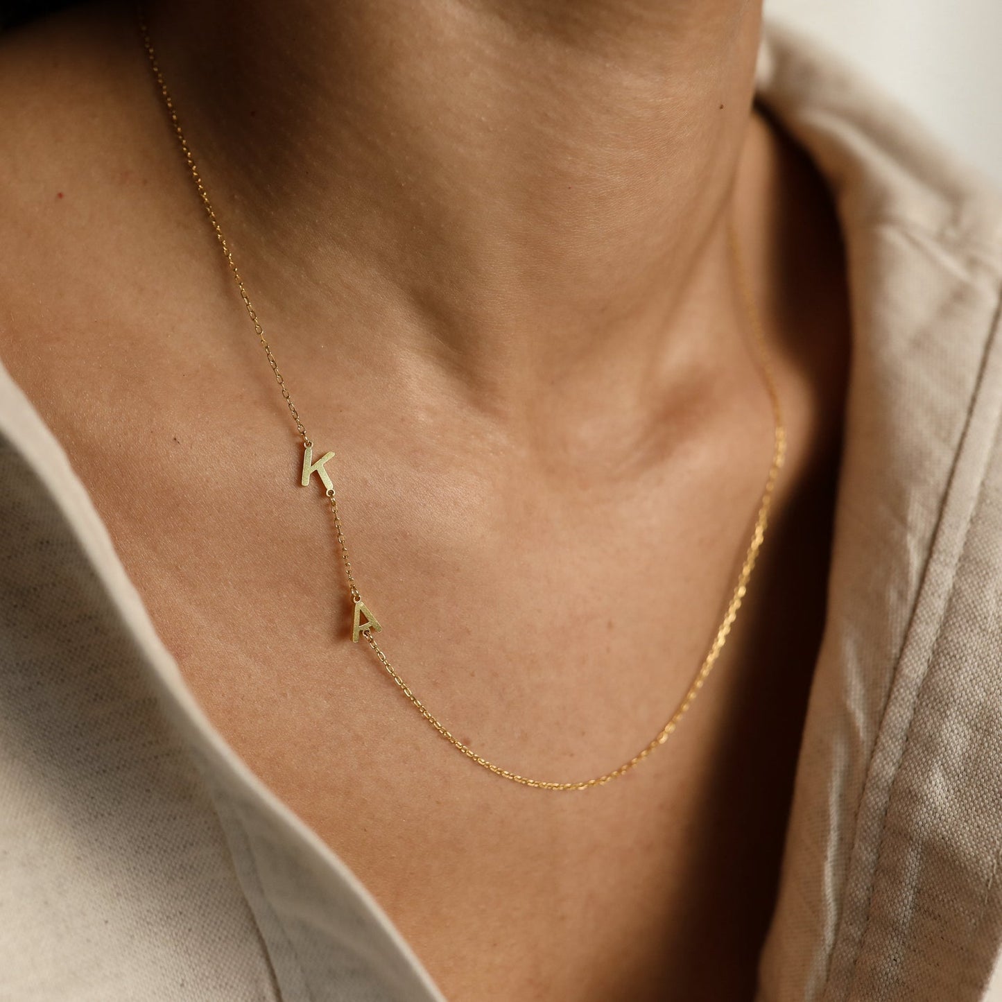 Necklace with initials on the side - Customised letter necklace