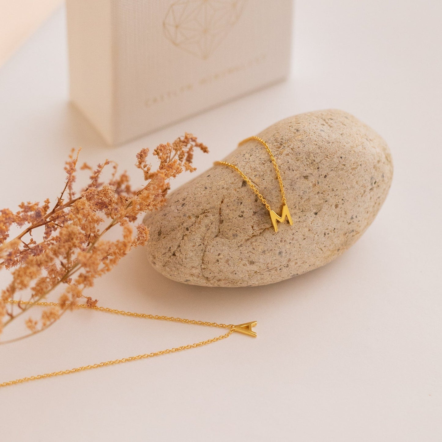 Dainty necklace with initials - Stylish necklace with letters