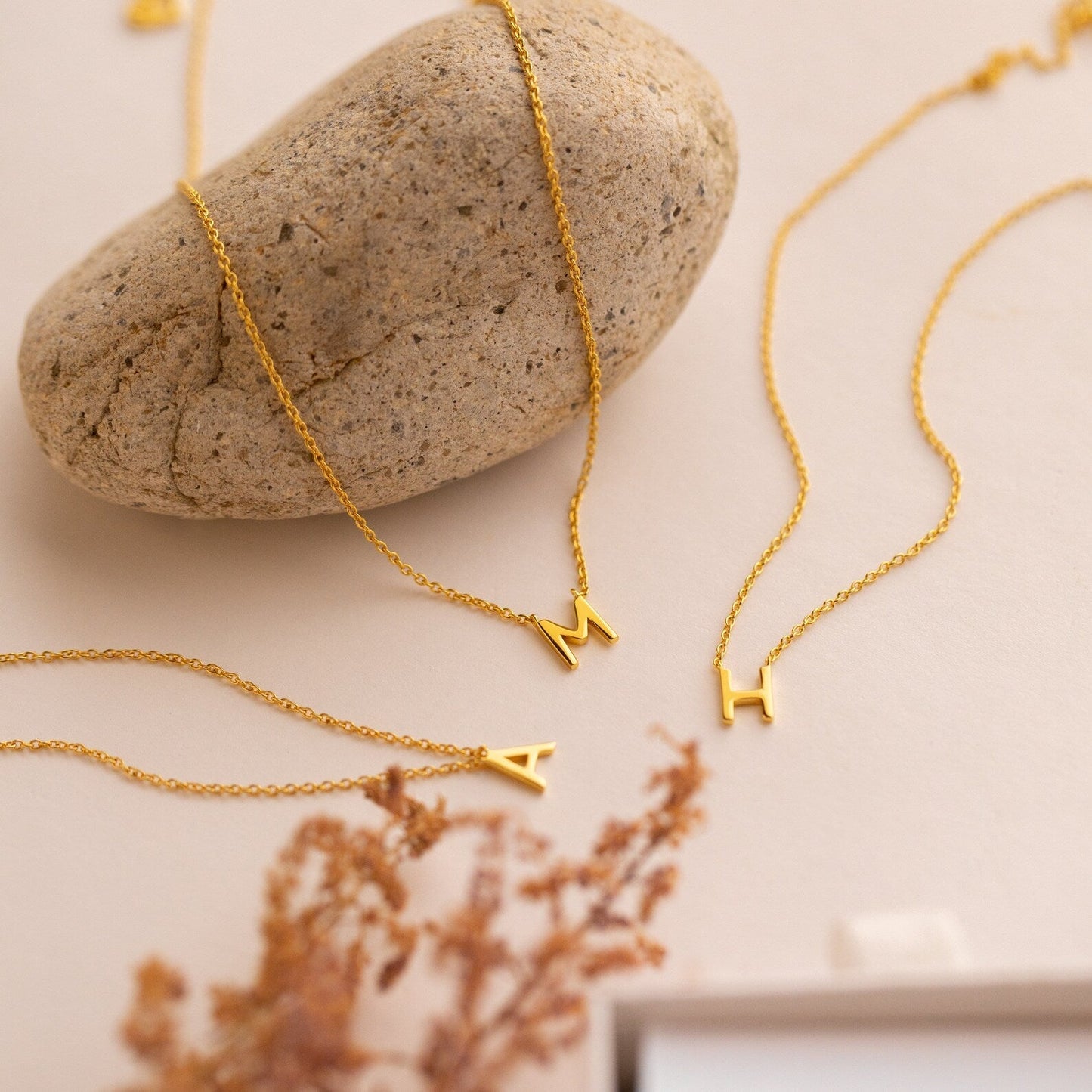 Dainty necklace with initials - Stylish necklace with letters