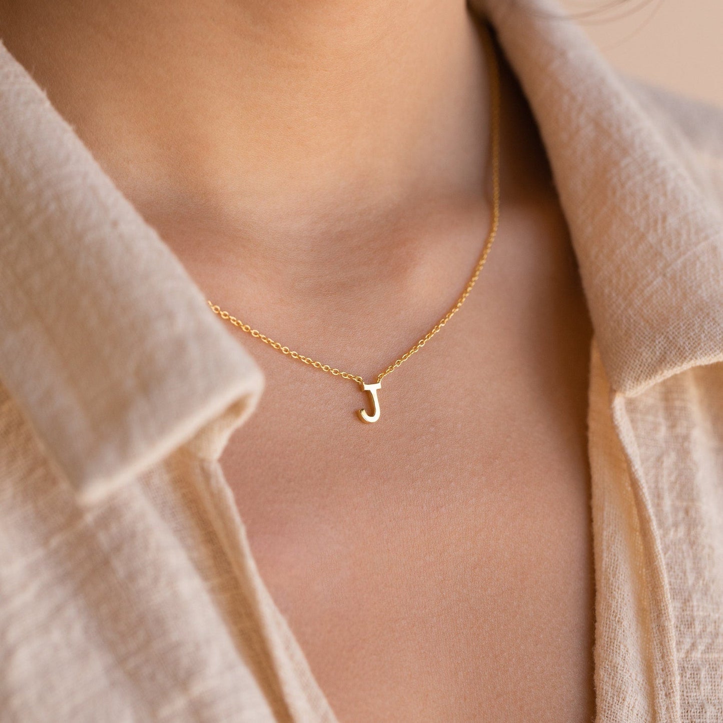 Dainty necklace with initials - Stylish necklace with letters