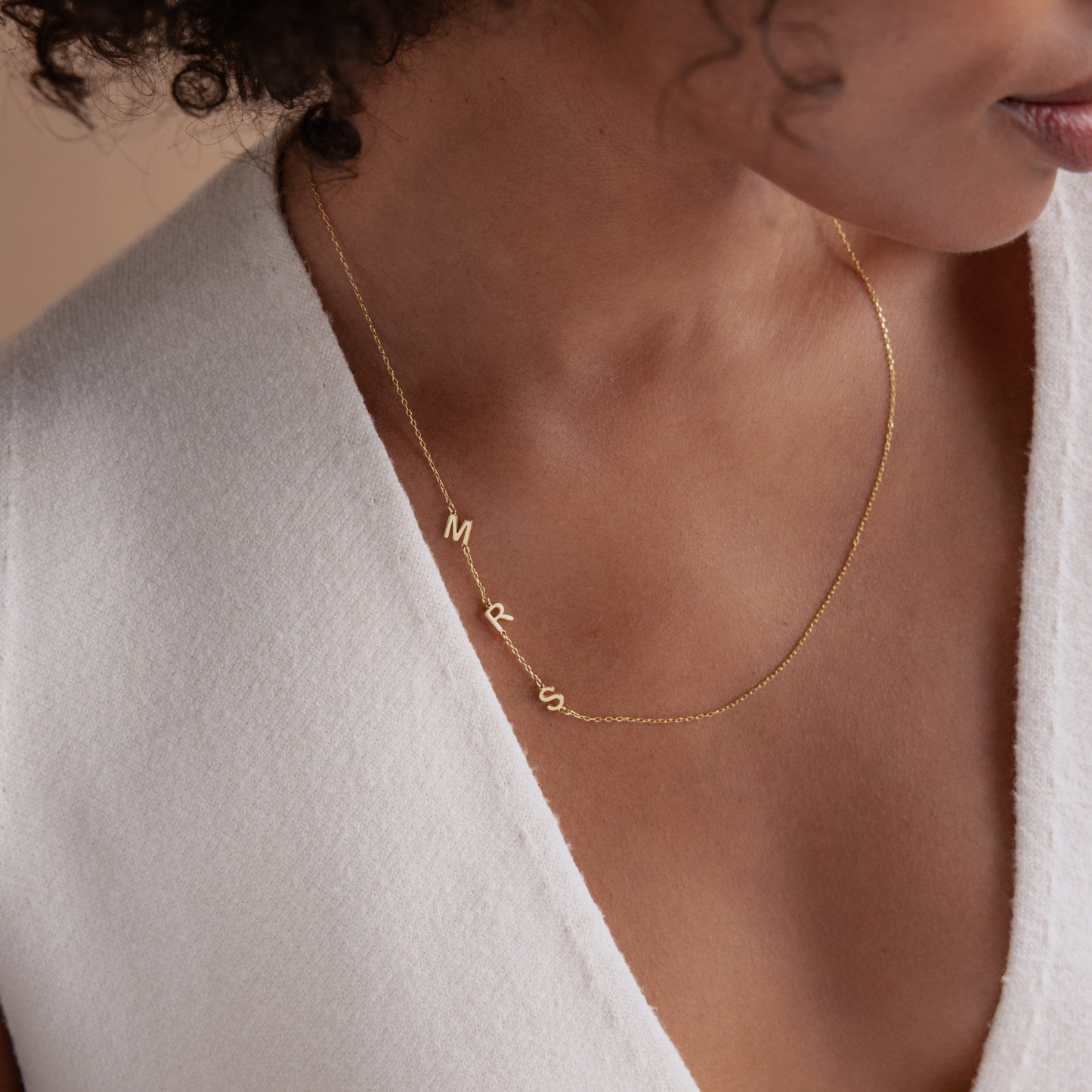 Necklace with initials on the side - Customised letter necklace