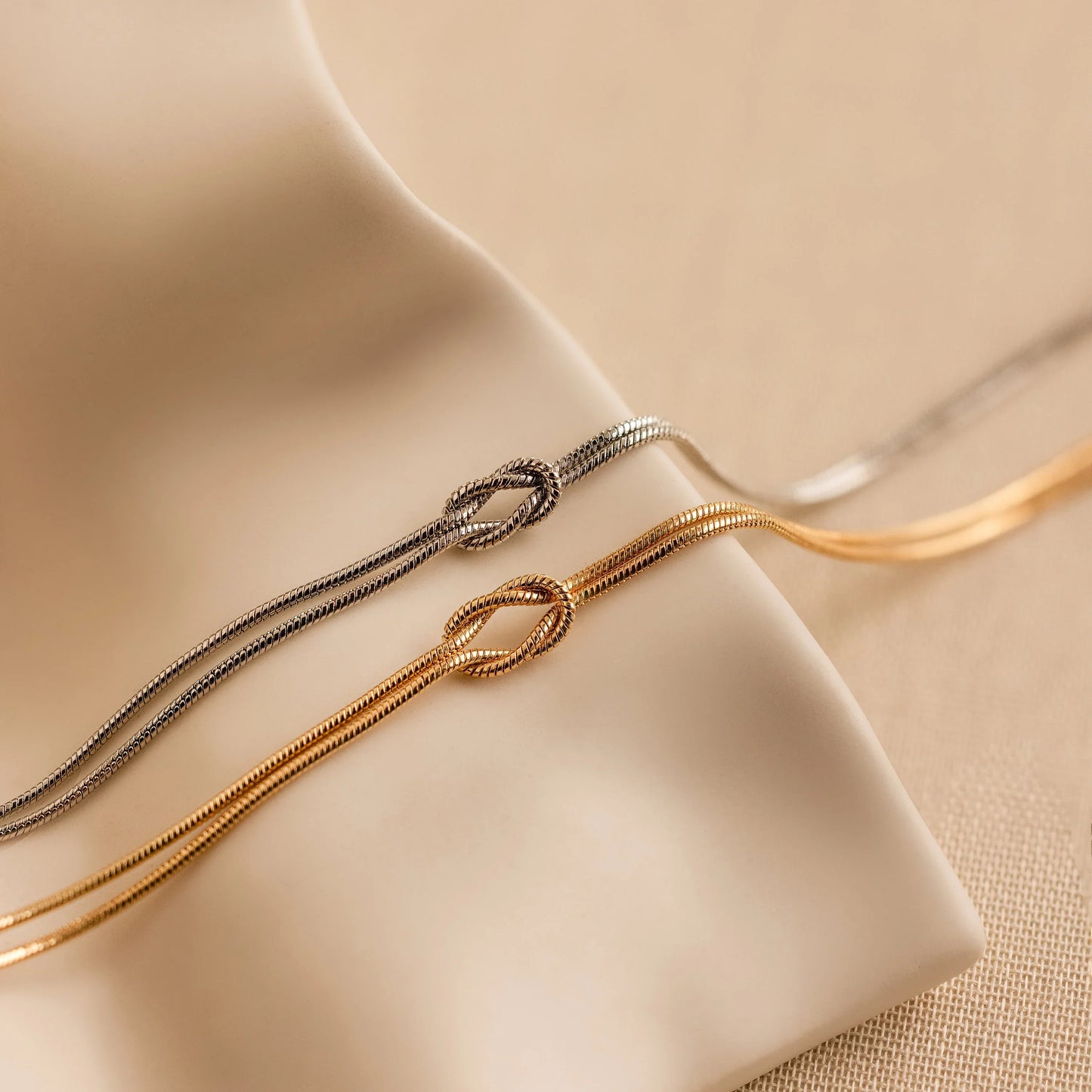 Georgia - Love knot bracelet
