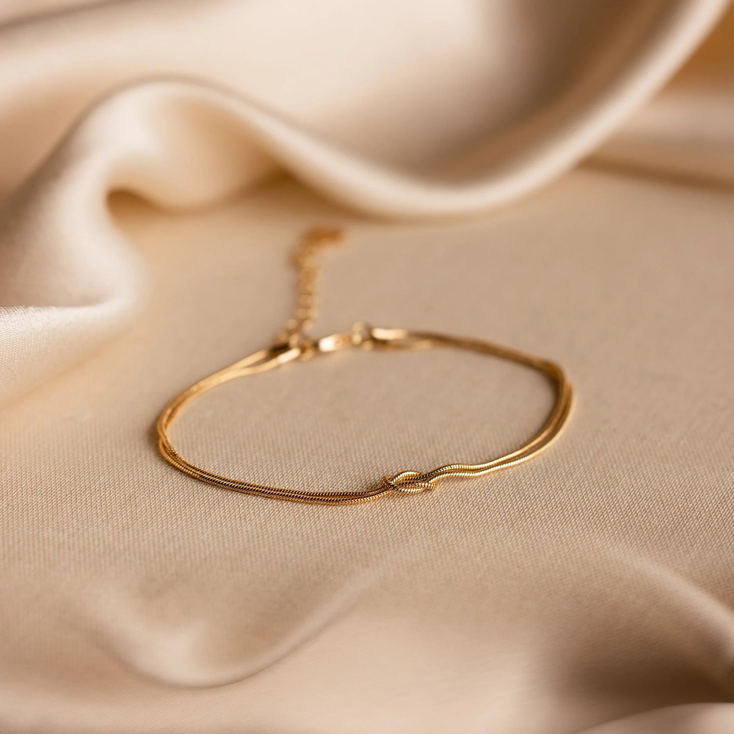 Georgia - Love knot bracelet