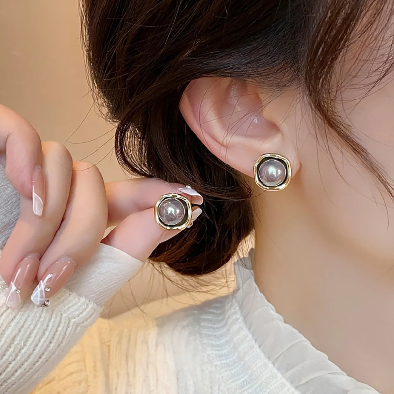 Gold Stud Earrings with Grey Pearl - Lorraine
