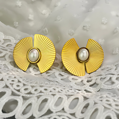 Gold Pearl Earrings - Ninna