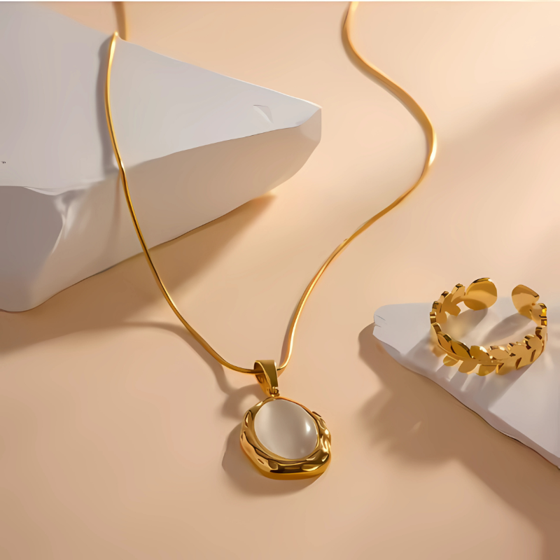 Gold Pendant Necklace – Amara