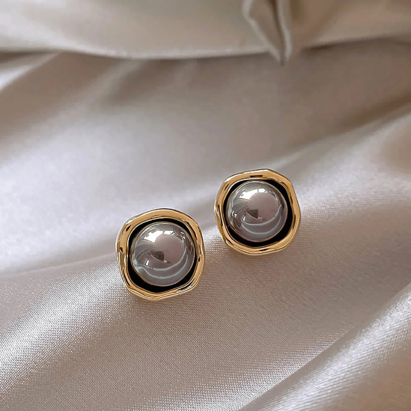 Gold Stud Earrings with Grey Pearl - Lorraine