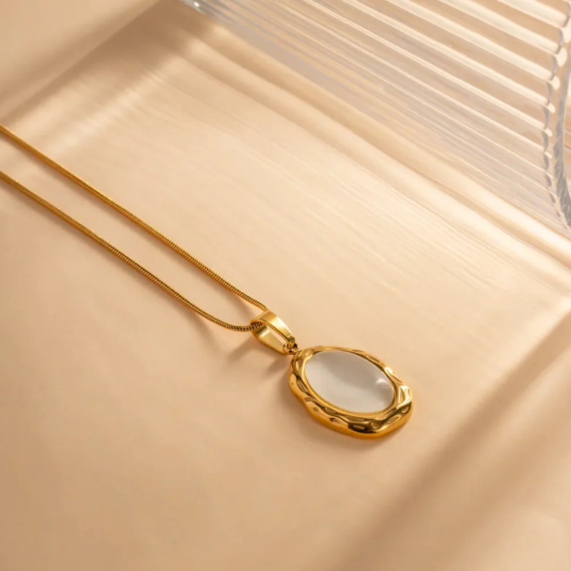 Gold Pendant Necklace – Amara