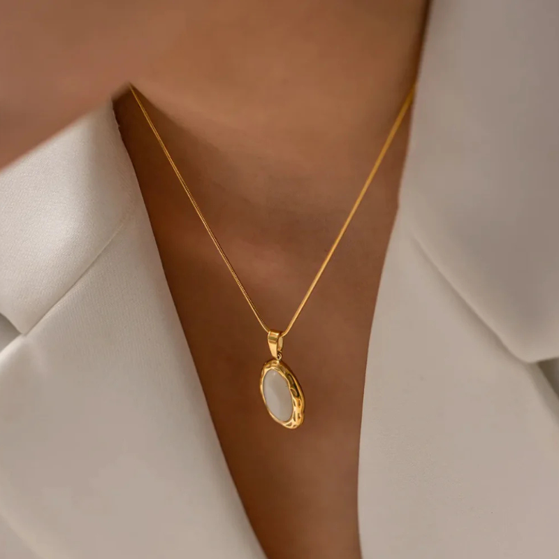 Gold Pendant Necklace – Amara