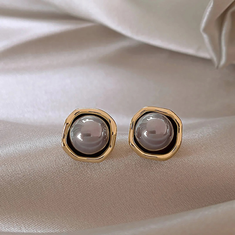 Gold Stud Earrings with Grey Pearl - Lorraine