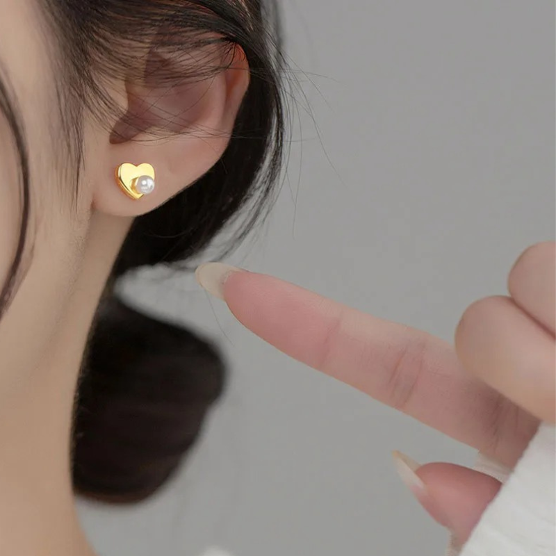 Mirror Pearl Studs – Elise