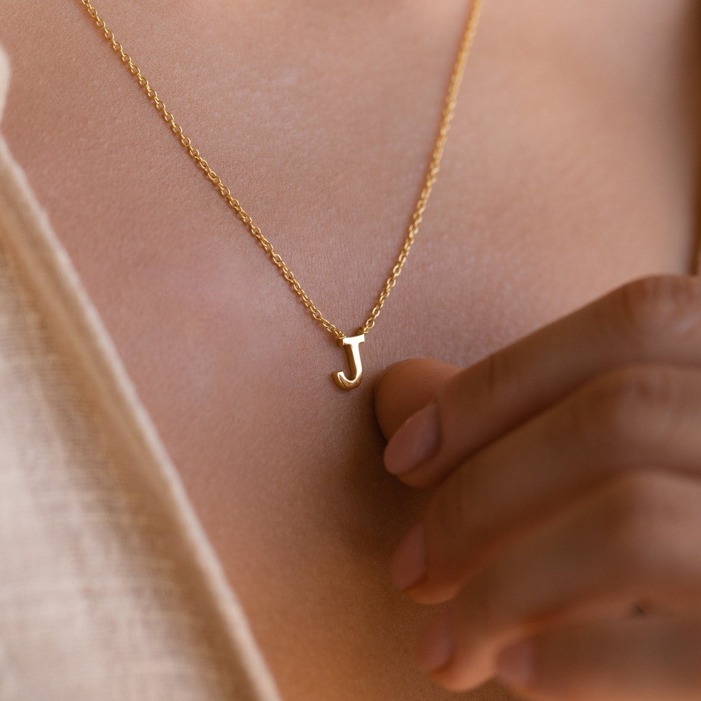 Dainty necklace with initials - Stylish necklace with letters