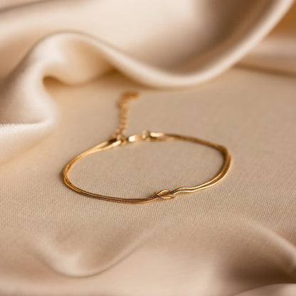 Georgia - Love knot bracelet